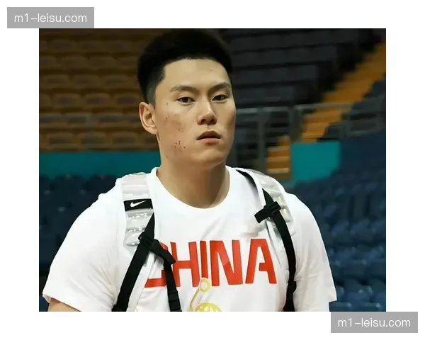 李弘权场均数据下滑3.5分 上海锋线受球队战术调整影响